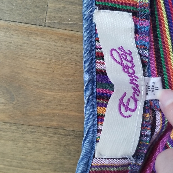 Shorts - Picture 3 of 4